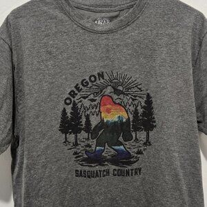 Almost New Bigfoot OR. Men's or Women’s T-Shirt (L) – NWOT Soft, Casual